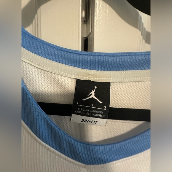 Replica Vintage North Carolina Tar Heels Jersey #15. Size L. - Picture 3 of 3